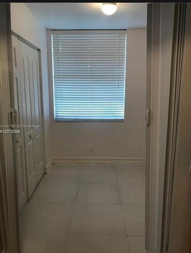 Foto del edificio - 1020 NW 80th Ave