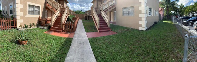 Foto del edificio - 5880 NW 16th Pl