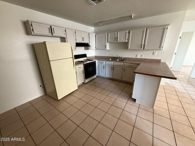 Foto del edificio - 712 E 17th St