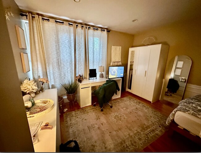 Foto del edificio - Exquisitely Renovated 4Bed Near BU and Lon...