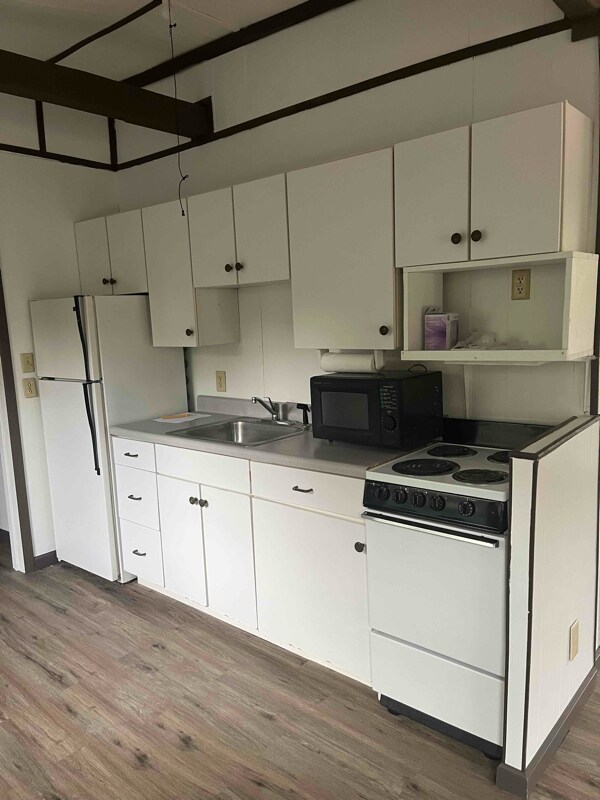 Foto del edificio - 15197 Oak Ln