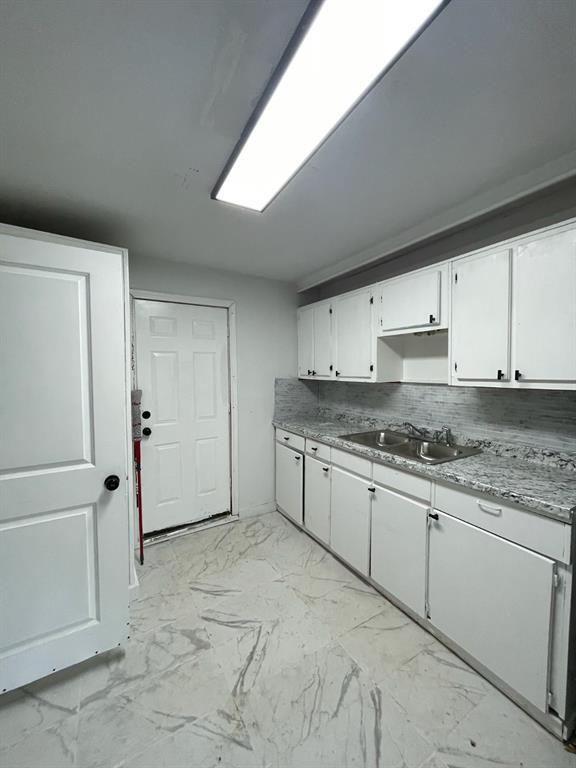 Foto del edificio - 979 Ellington St