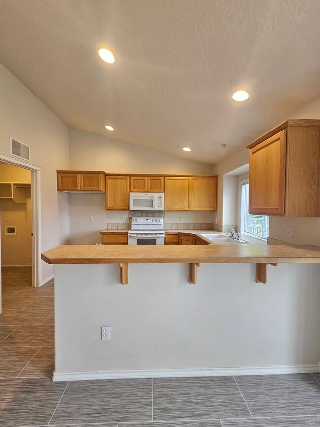 Building Photo - 1276 W Brown Trout Dr