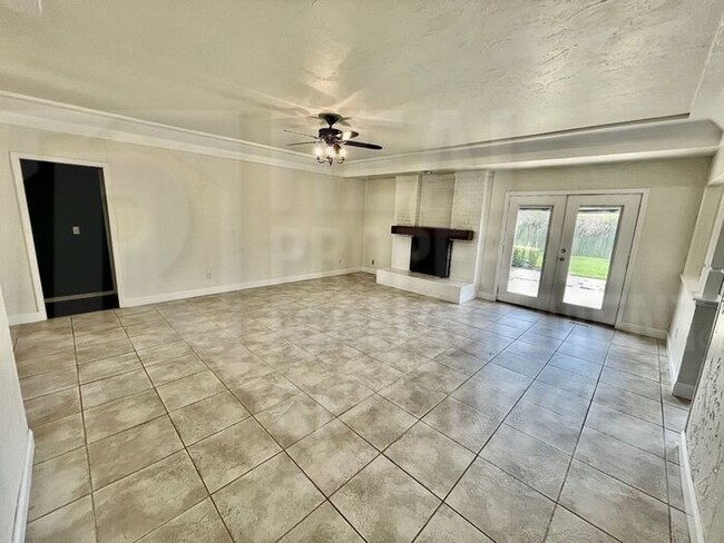 Building Photo - ***BEAUTIFUL 3 BED 2 BATH!!!