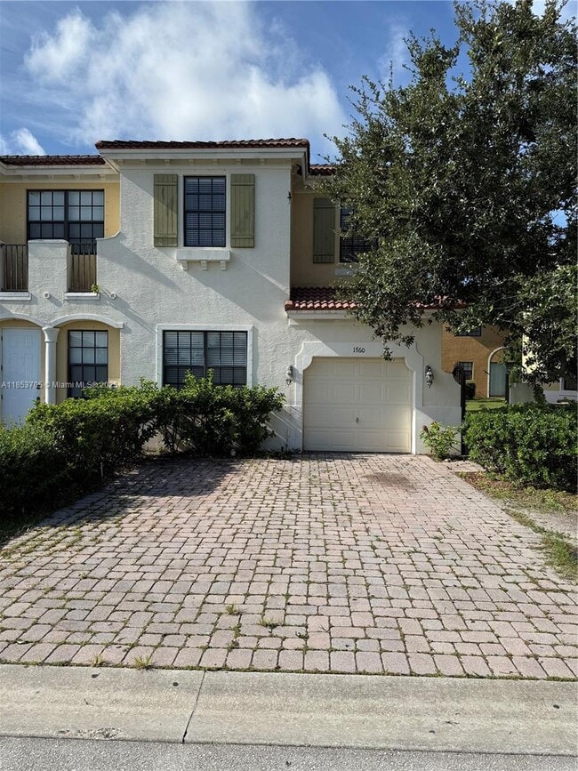Building Photo - 1760 SW Via Rossa