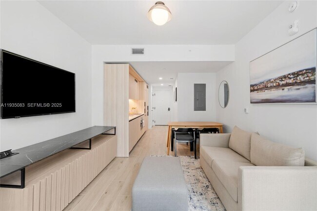 Building Photo - 225 N Miami Ave