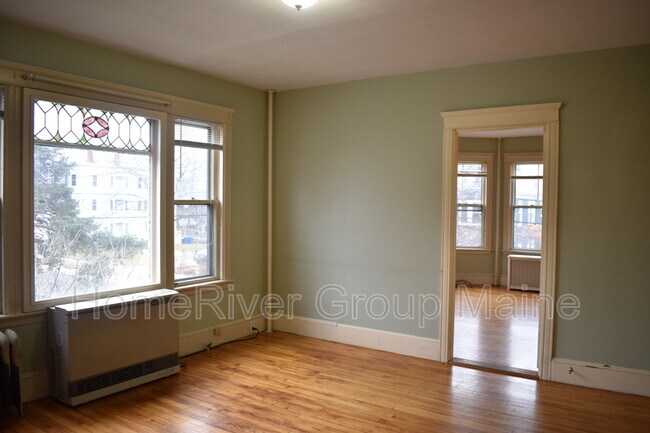 Foto del edificio - 48-50 Whitney Ave
