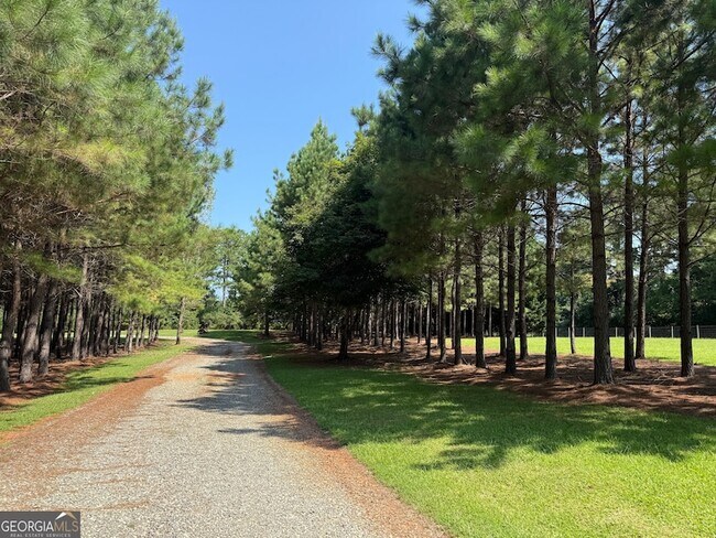 Foto del edificio - 2323 Pleasant Valley Rd