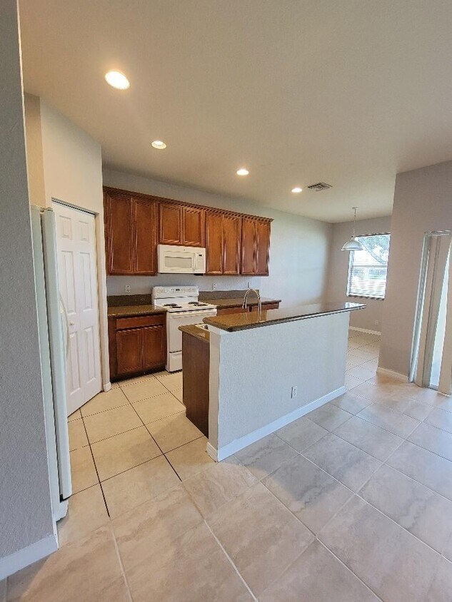 3012 Grandiflora Dr, Lake Worth, FL 33467 Townhome Rentals in Lake