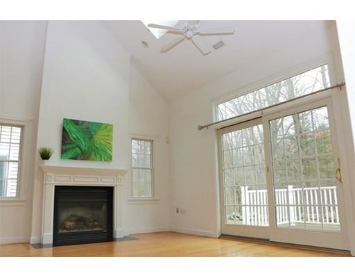 Building Photo - 1215 Matthew Woods Dr