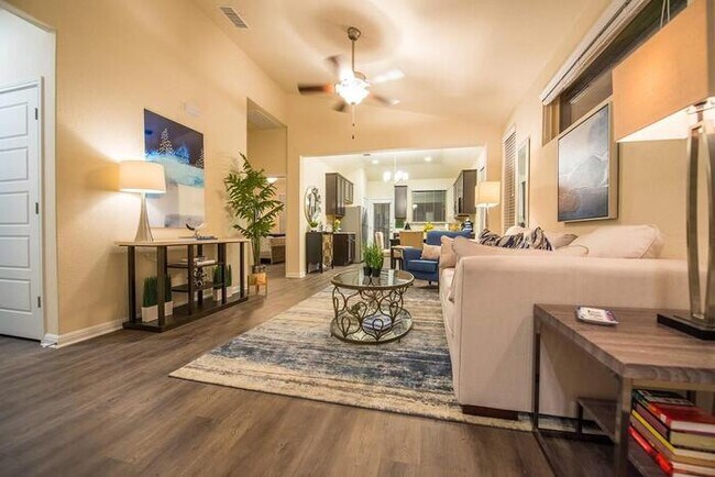 Foto del edificio - 7318 Old Bee Caves Rd