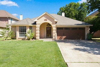 Building Photo - 7437 Steward Ln