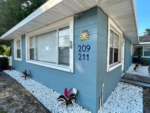 Building Photo - 209 31st Ave E