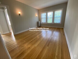 Building Photo - 734 Reba Pl