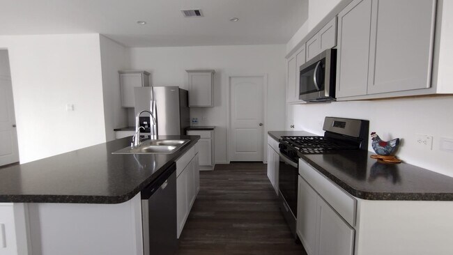 Building Photo - 24315 Saddlestone Green Dr