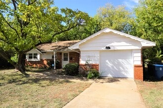 Building Photo - 1813 Hardy Dr