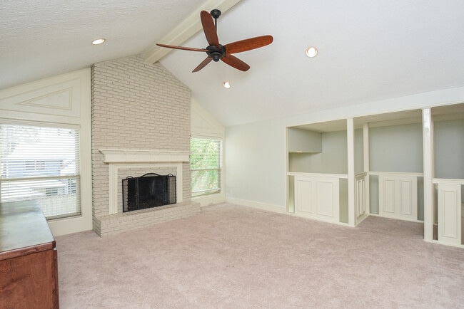 Building Photo - 16018 Kempton Park Dr