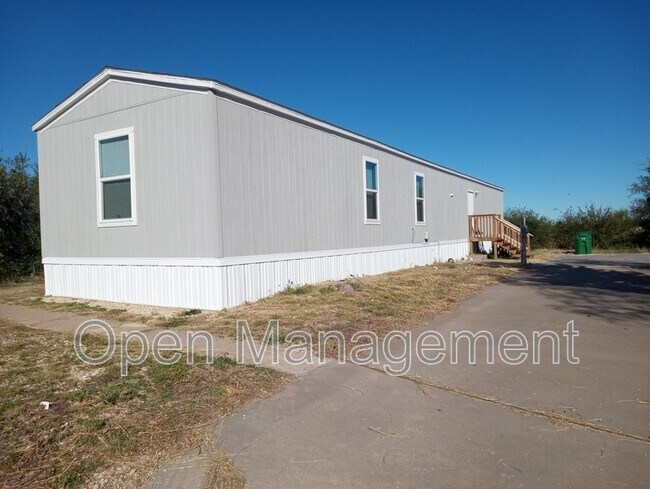 Building Photo - 3070 Ochoco St