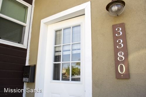 Foto principal - 3376-3380 Mission Blvd