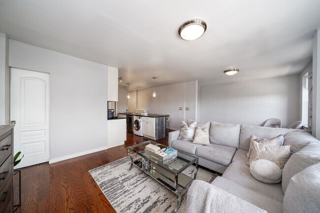 Foto del edificio - 3315 Pleasant Ave
