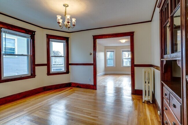 Building Photo - 103 Fuller St