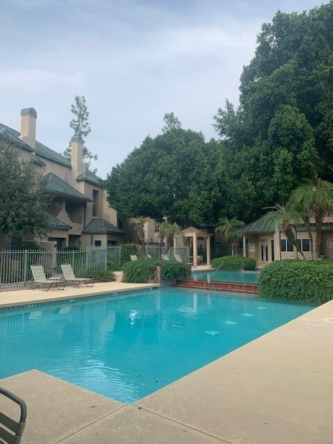 Main pool - 101 N 7th St