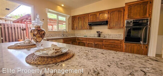 Foto del edificio - 3 br, 2 bath House - 246 W Drummond Ave #c