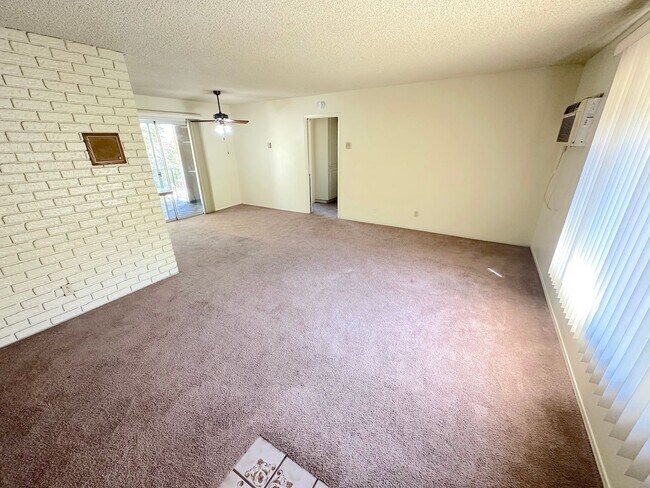 Building Photo - Condo Complex on Quiet Street w/ Pool & Ga...