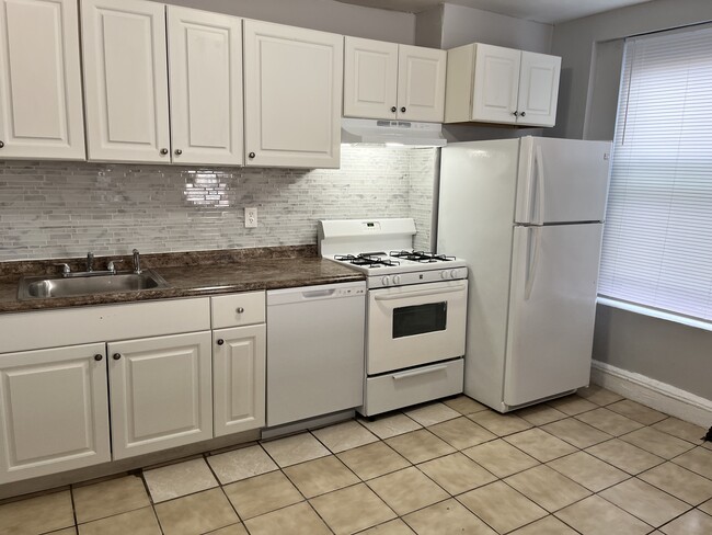 9 Roosevelt Ave Unit Apt 3, Jersey City, NJ 07304 - Apartments in ...