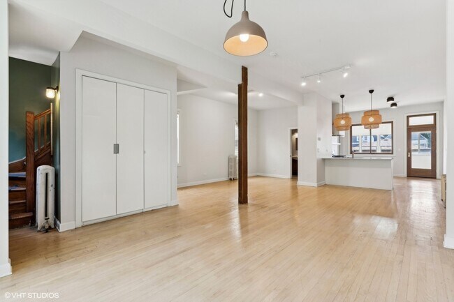 Building Photo - 1737 N Lawndale Ave
