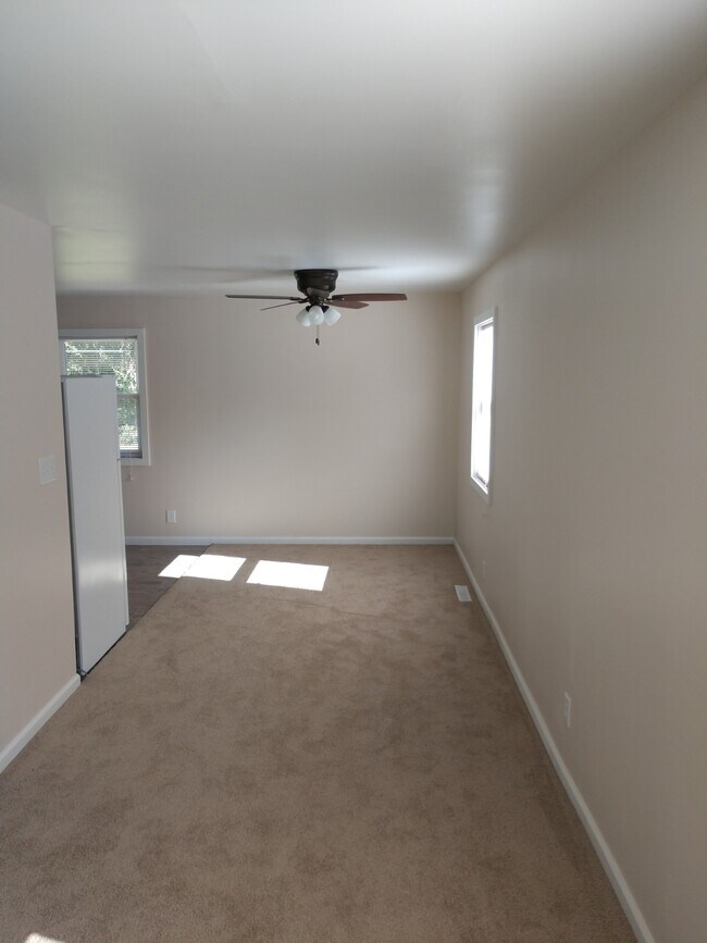 Foto del edificio - 1412 Holly Hill Dr
