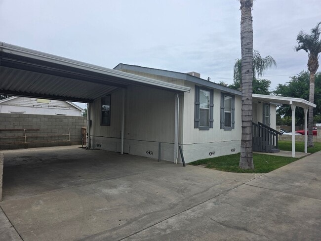 Building Photo - 505 33rd St