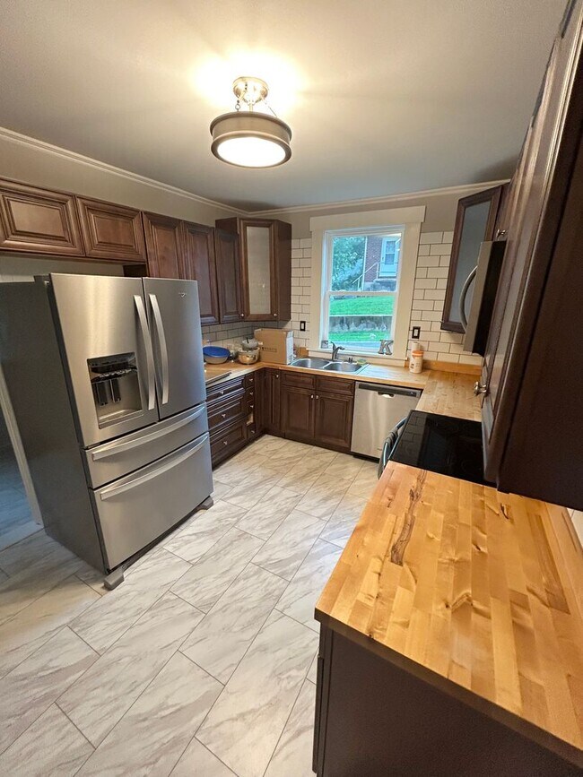 Foto del edificio - Room for Rent in Gilbert St, Radford.