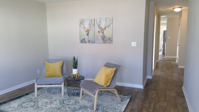 Building Photo - Newly Renovated Home