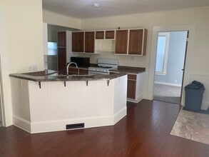 Building Photo - 704 Otter Ave