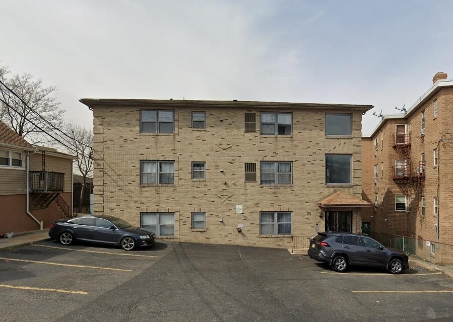 450 Harding Pl Unit 1B, Fairview, NJ 07022 Condo for Rent in Fairview