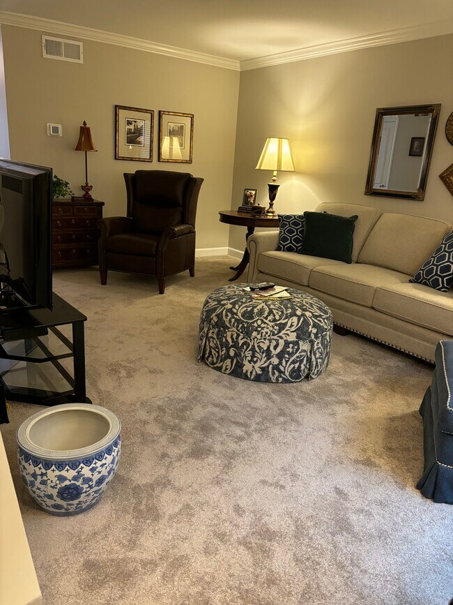 Living Room - 2330 Kenmore Ave