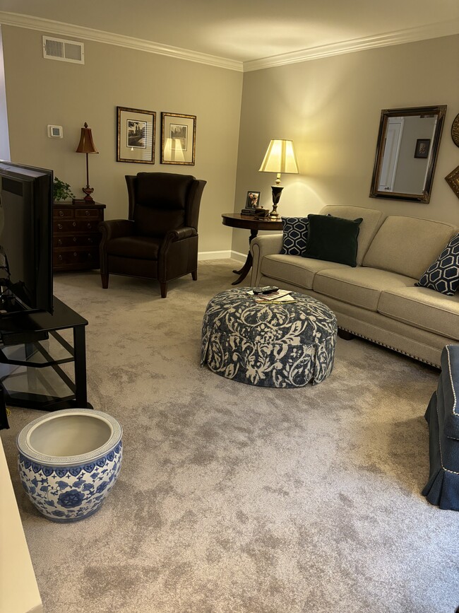 Living Room - 2330 Kenmore Ave