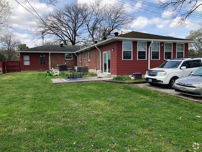 Building Photo - 1579 Woodmont Blvd