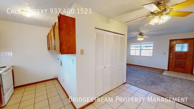 Building Photo - Updated 2 bedroom, 1 bath ranch style unit...