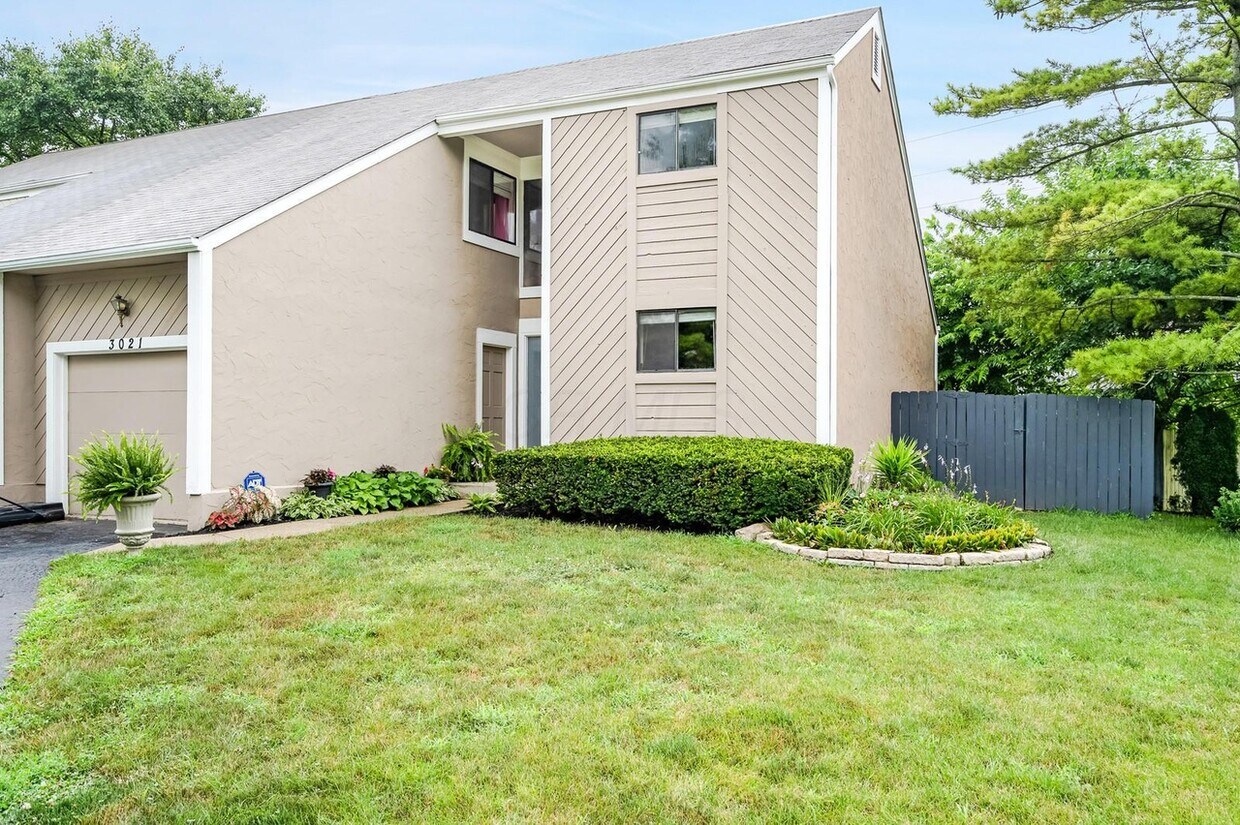 Foto principal - 3021 Cranston Dr