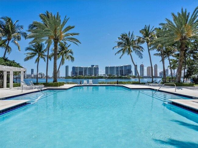 Building Photo - 3105 NE 184th St