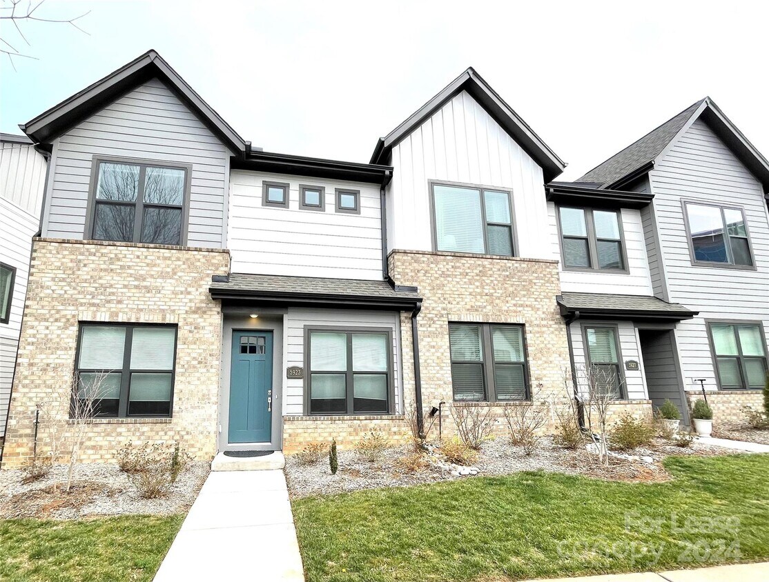 Primary Photo - 5923 Ardrey Kell Rd