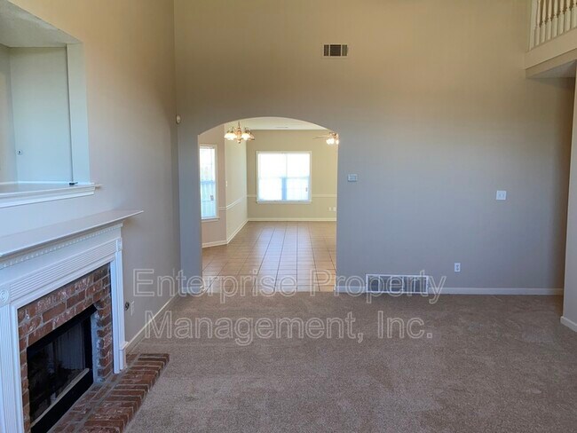 Building Photo - 10204 Sutton Ridge Ln