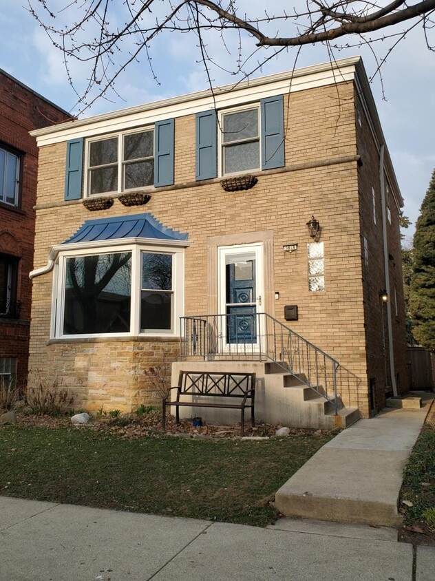 5818 N Whipple St, Chicago, IL 60659 House Rental in Chicago, IL