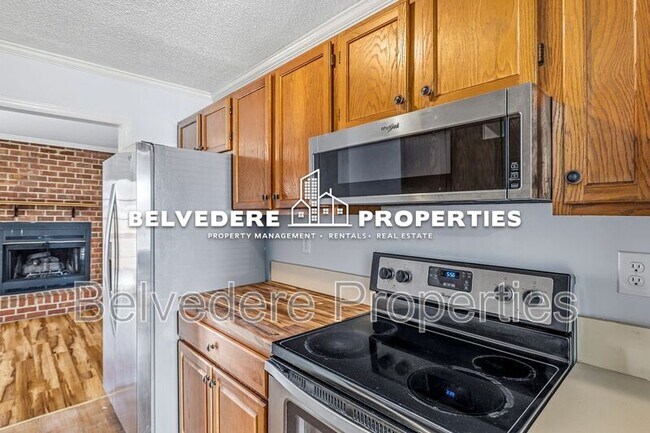 Foto del edificio - 327 Mar-Don Hills Ct