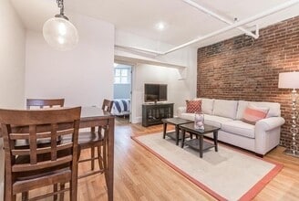 Building Photo - 394 Marlborough St