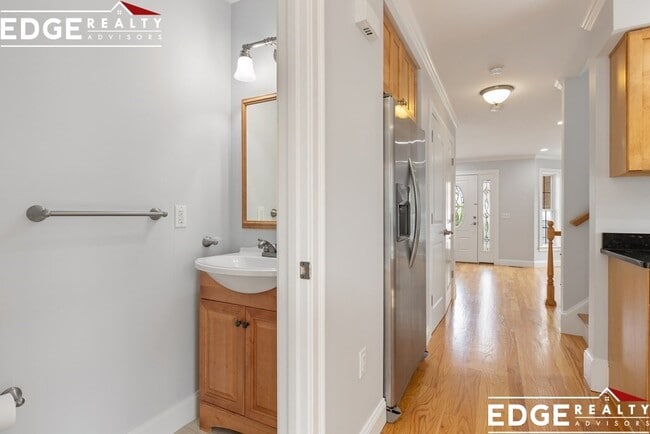 Building Photo - 58 Holton St