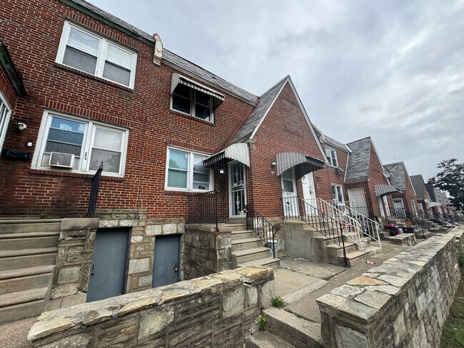 Building Photo - 521 E Tabor Rd