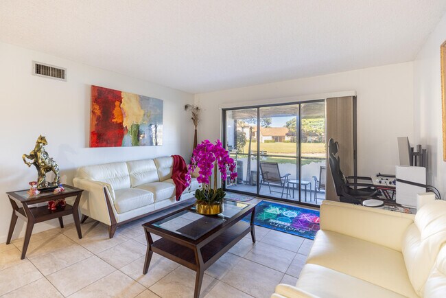 Foto del edificio - 811 Sky Pine Way
